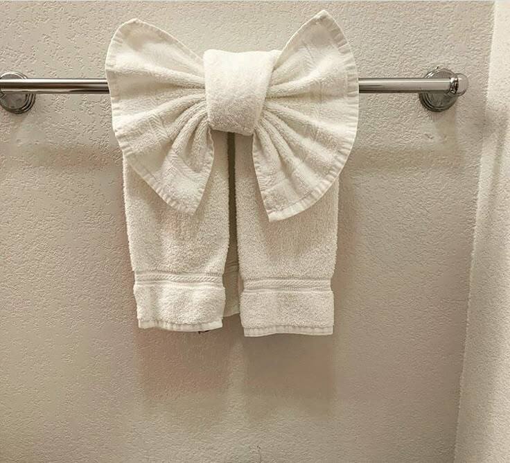airbnb - toilet towel 2