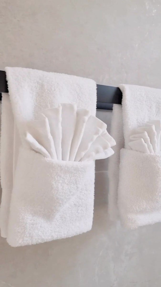airbnb - toilet towel